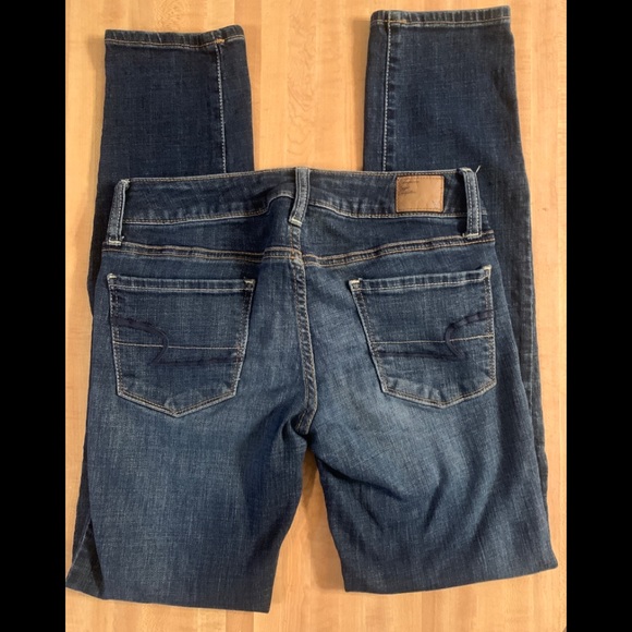 EUC American Eagle Outfitters Size 2 Shirt, Skinny Jeans - Picture 3 of 6